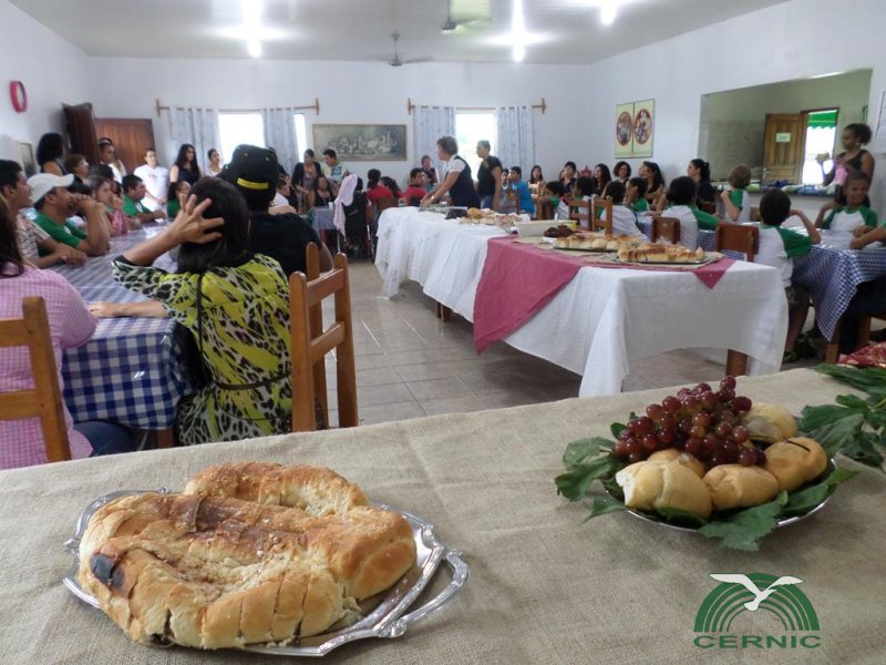 Páscoa da partilha no CERNIC