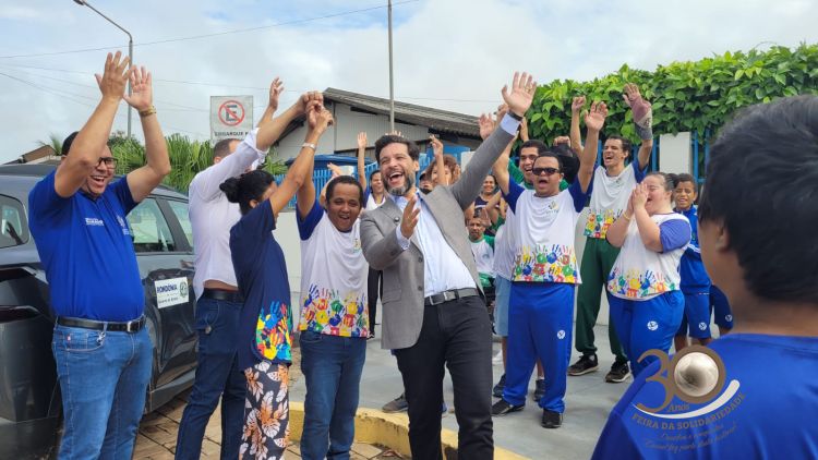 CERNIC RECEBE VEÍCULO MARCA CITROEN